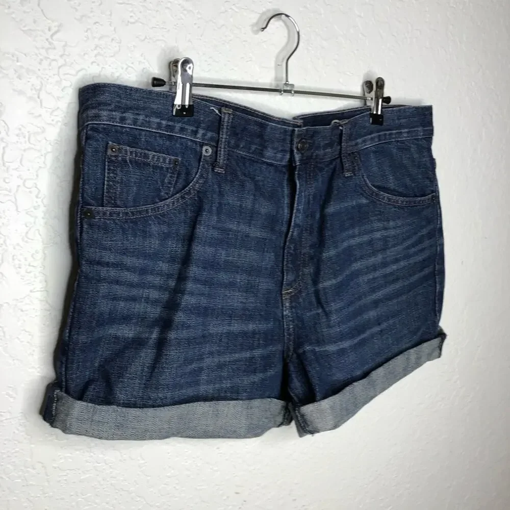 Gap boyfriend jean shorts size 12 or 31R